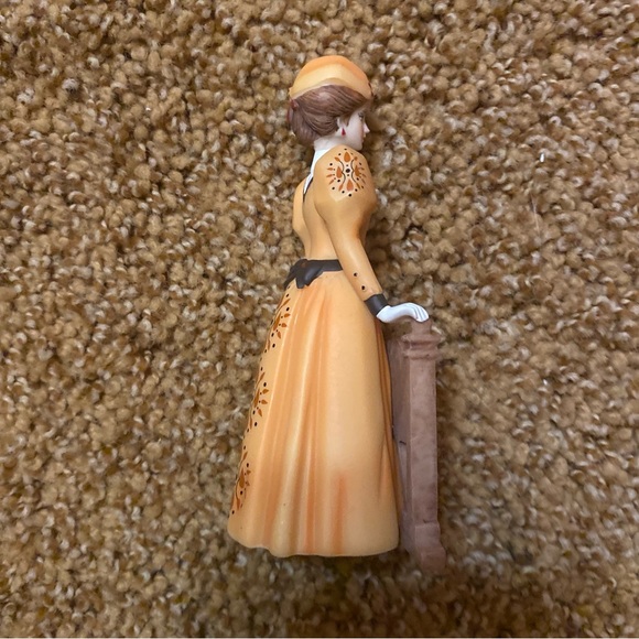 Mini Statue - Picture 4 of 10